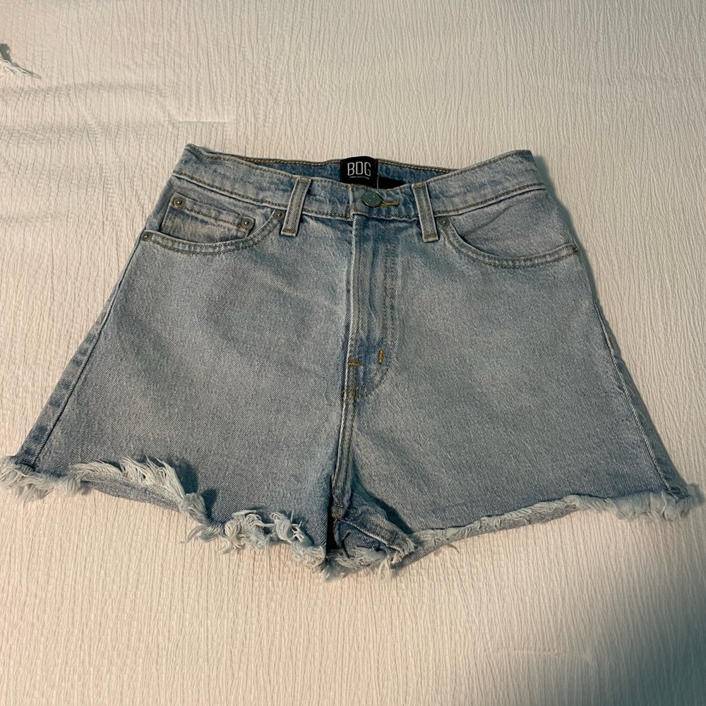 BDG high rise girlfriend jean shorts size 26